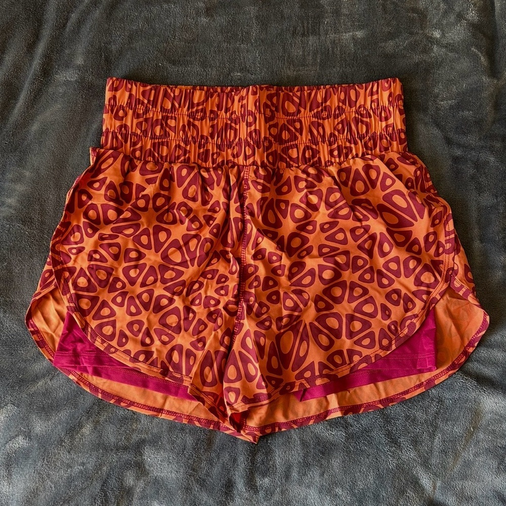 Vibrant Orange Patterned Women's Shorts by VITALITY X COSMOPOLITAN: Size Small